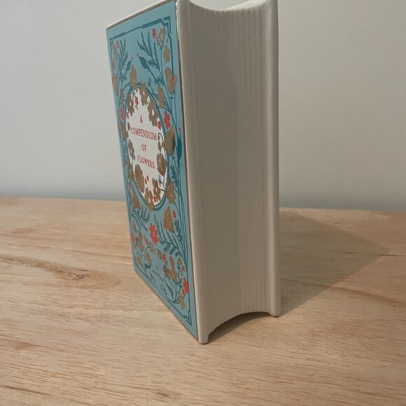 Bibliophile Vase: A Compendium of Flowers, Oscar Wilde quote, ceramic, colorful - Picture 5 of 8